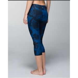 LULULEMON Wunder Under Crop II *Full-On Luxtreme